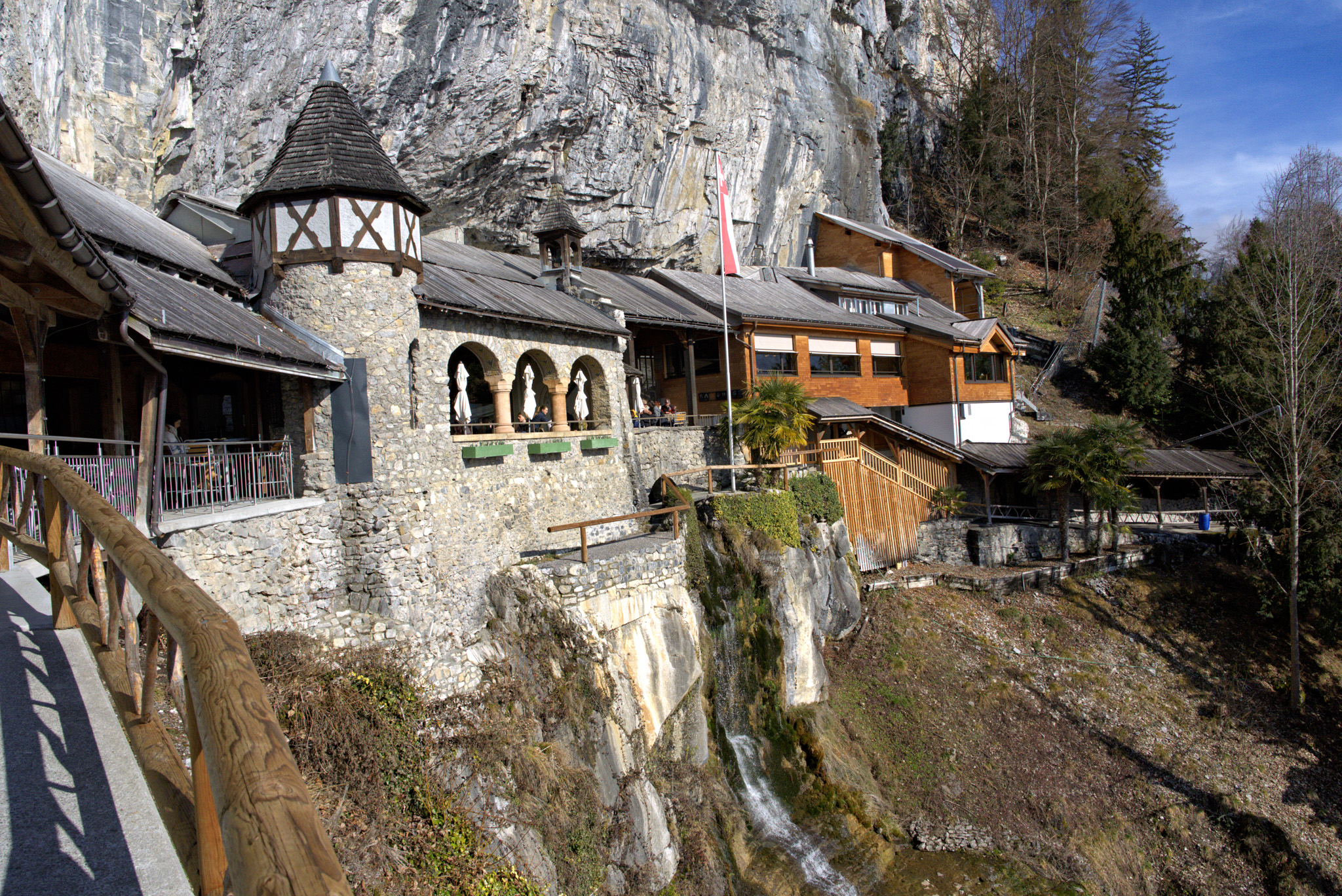 Beatus Caves